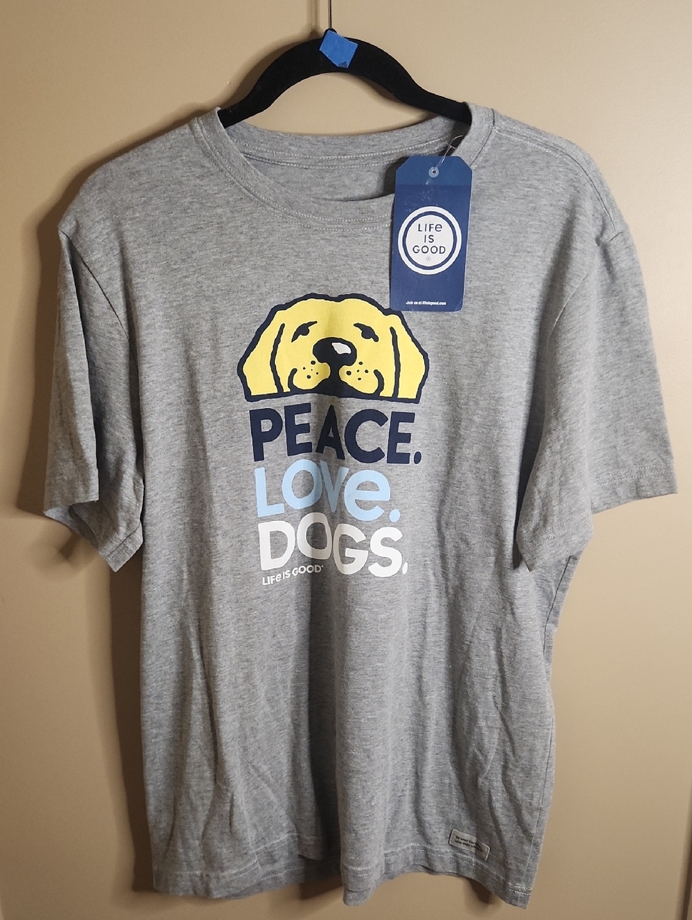 Life Is Good Men's Short Sleeve Tee With Peace Love Dog Design. Size L. NWT.